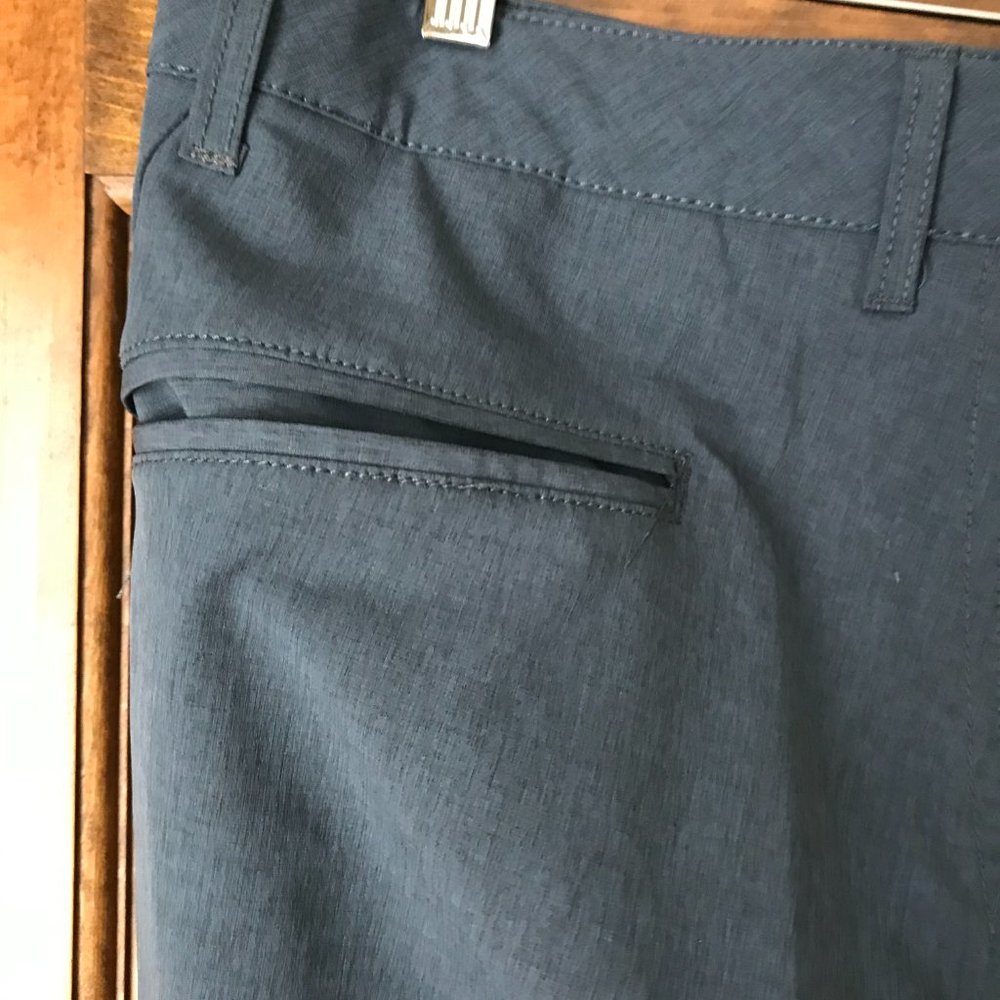 Kenneth Cole Flat Front Blue Heather Lightweight Tech Shorts Size 36 - Picture 9 of 11